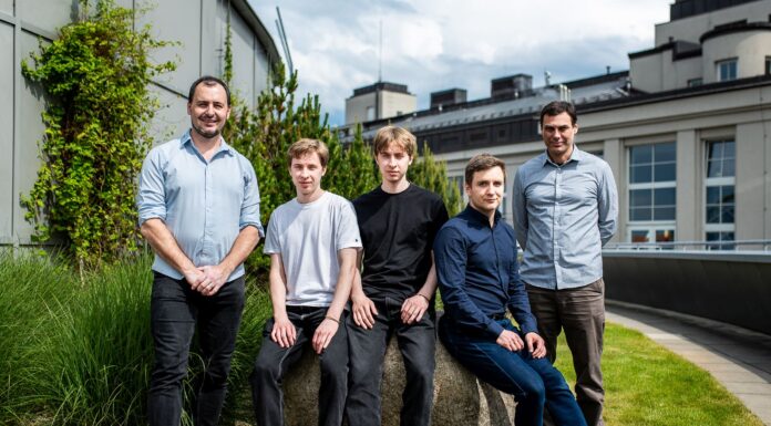 Researchers from IOCB Prague and CIIRC CTU discover unknown molecules with the help of AI